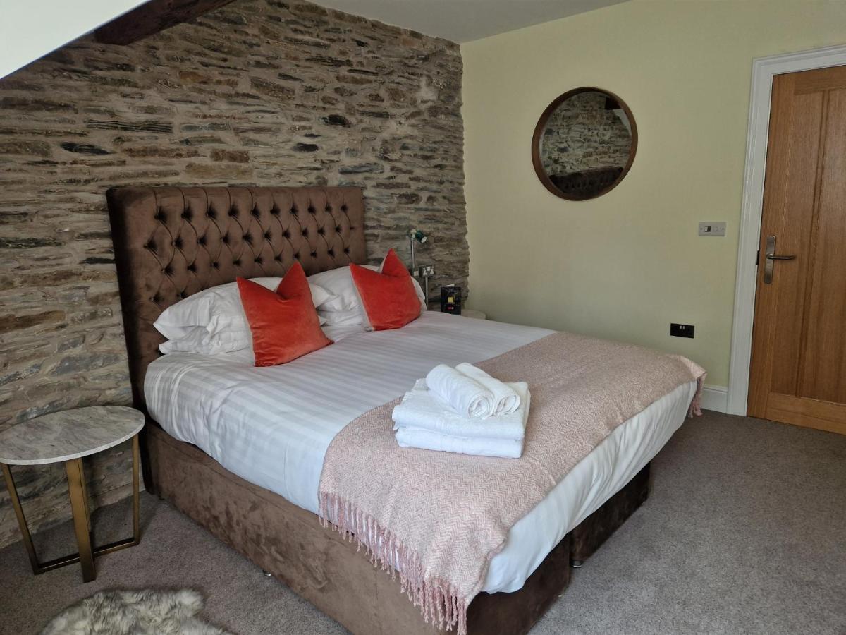 Devils Falls At The Luxury Hafod Hotel Aberystwyth Devils Bridge Exterior foto