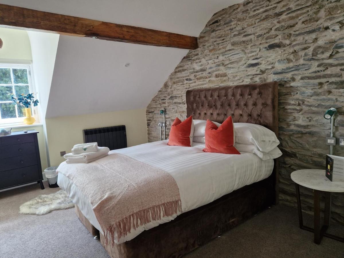 Devils Falls At The Luxury Hafod Hotel Aberystwyth Devils Bridge Exterior foto